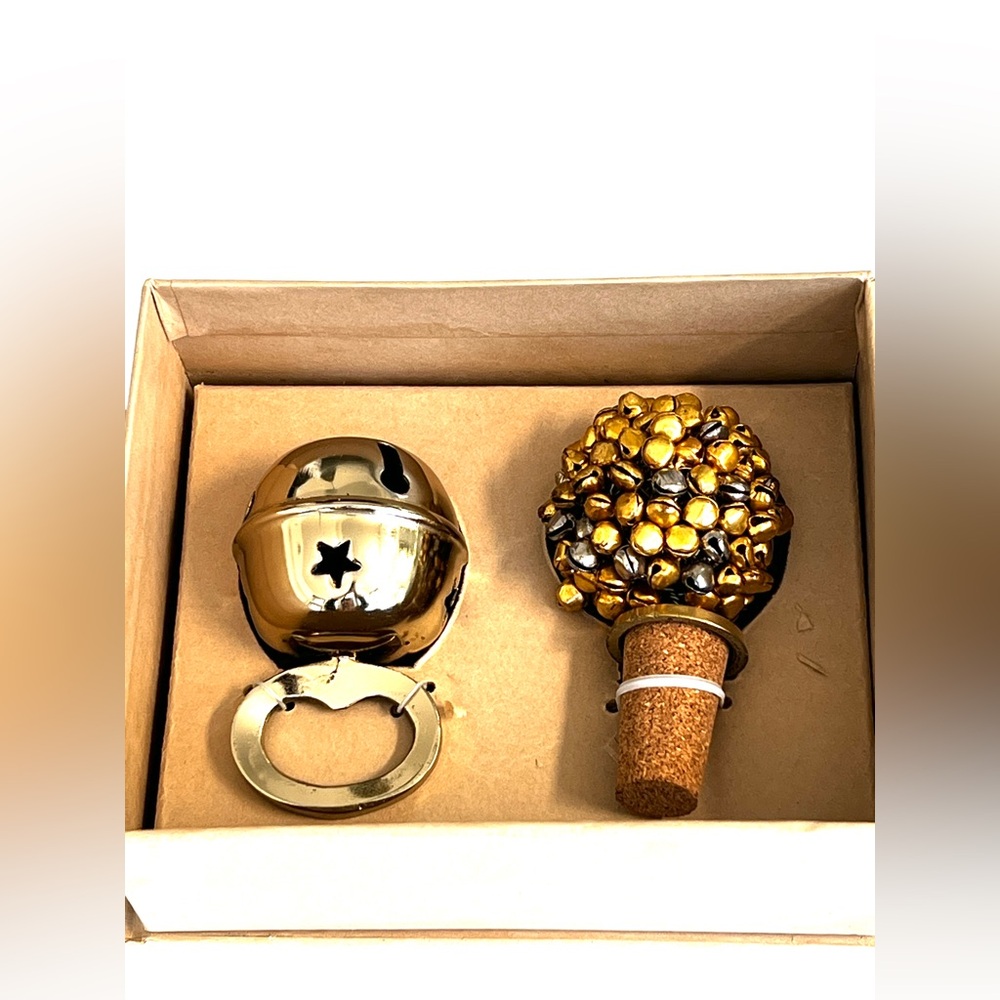 mud pie Bottle Topper And Opener Set SANTA JINGLE BELL BAR GIFT SET 2020 bells
